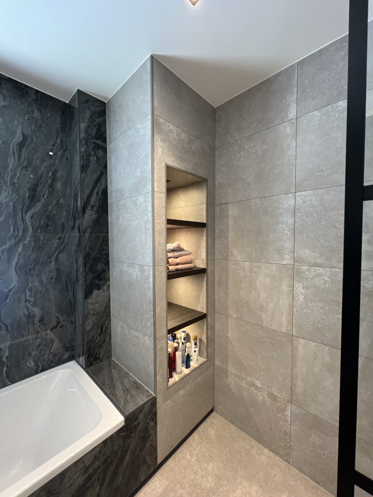 Stijlvolle badkamer met marmerlook